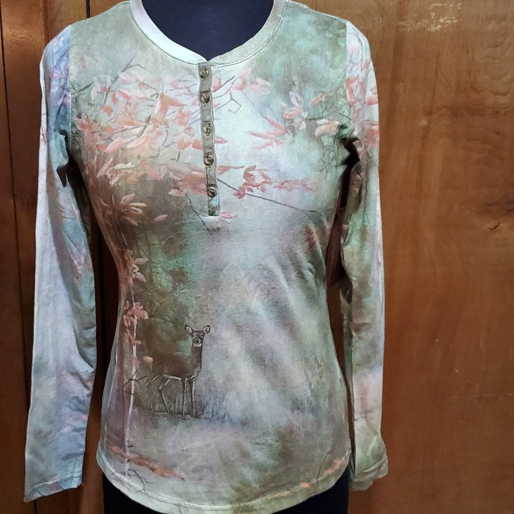 Legendary Whitetails Women's Wooded Serenity Top